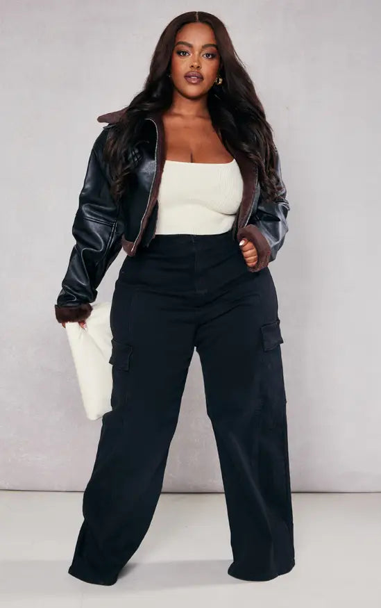 PrettyLittleThing Plus Black Cargo Wide Leg Jeans - Black