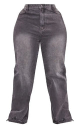 PrettyLittleThing Plus Ripped Split Hem Straight Leg Jeans - Washed Black