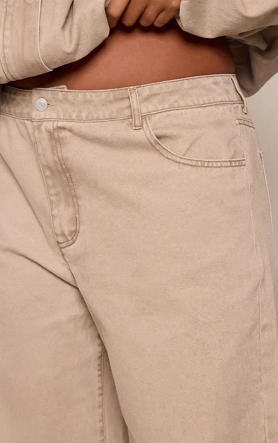 PrettyLittleThing Plus Wide Leg Jeans - Beige
