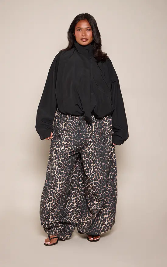 PrettyLittleThing Plus Black Button Up Jacket - Black