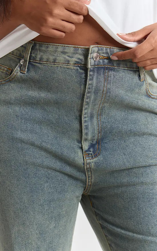 PrettyLittleThing Plus Flare Denim Jeans - Vintage