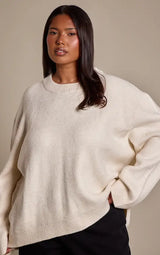 PrettyLittleThing Plus Thick Rib Crew Neck Oversized Jumper - Cream