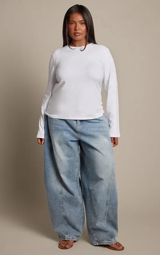 PrettyLittleThing Plus Seam Detail Barrel Jeans - Mid Blue Wash