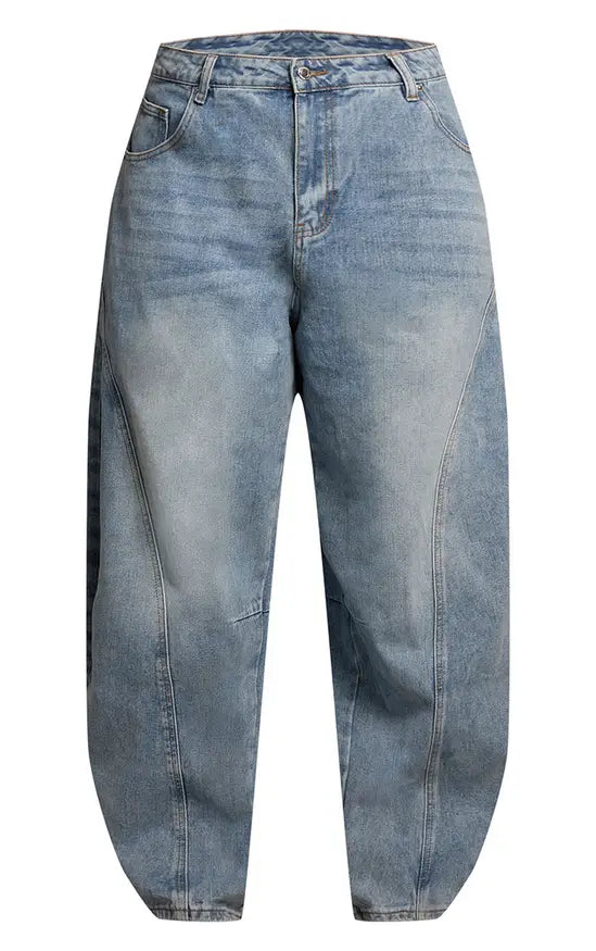 PrettyLittleThing Plus Seam Detail Barrel Jeans - Mid Blue Wash