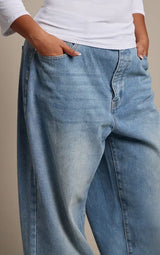 PrettyLittleThing Plus Mid Blue Wash High Waist Boyfriend Jeans - Mid Blue Wash