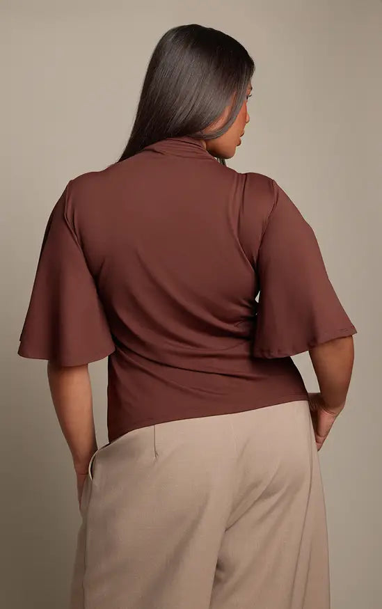 PrettyLittleThing Plus Chocolate Slinky High Neck Top - Chocolate