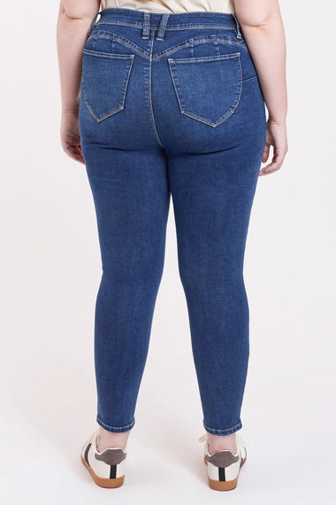 YMI Plus Curve Confidence Wannabettabutt Skinny Jeans