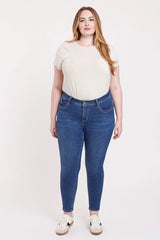 YMI Plus Curve Confidence Wannabettabutt Skinny Jeans