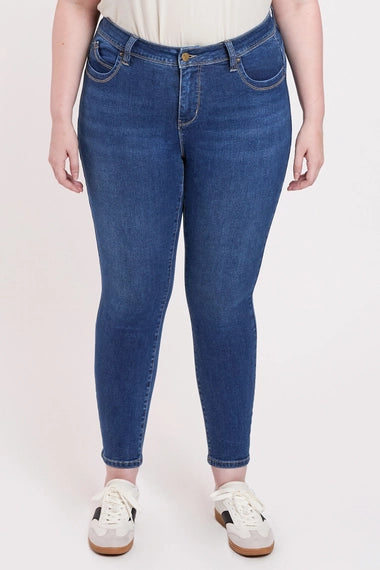 Plus Curve Confidence Wannabettabutt Skinny Jeans - 08S