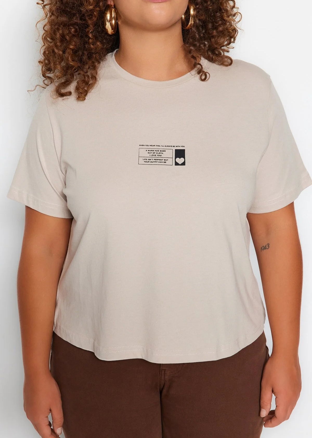 Plus Size Crew Neck Print Knitted Tee - Beige