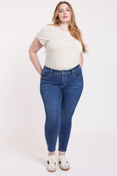 YMI Plus Curve Confidence Wannabettabutt Skinny Jeans
