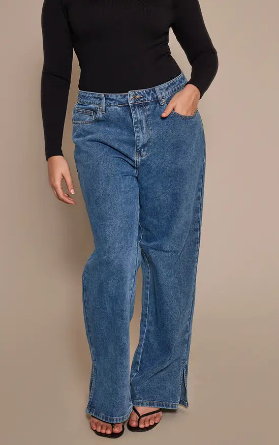 PrettyLittleThing Plus Vintage Wash Split Hem Straight Leg Jeans - Vintage Wash