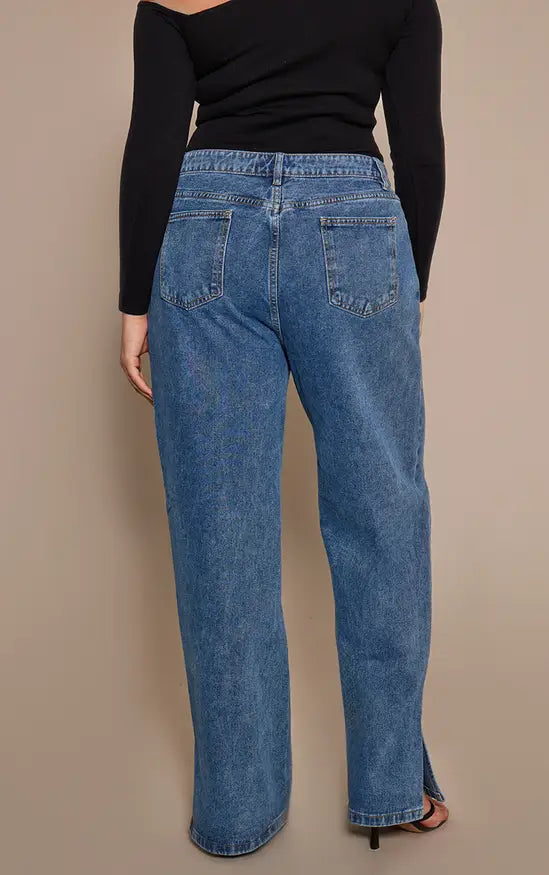 PrettyLittleThing Plus Vintage Wash Split Hem Straight Leg Jeans - Vintage Wash