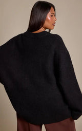 PrettyLittleThing Plus Thick Rib Crew Neck Oversized Jumper - Black