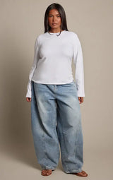 PrettyLittleThing Plus Seam Detail Barrel Jeans - Mid Blue Wash
